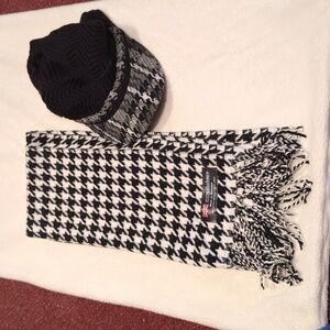 Cashmere scarf. Acrylic hat